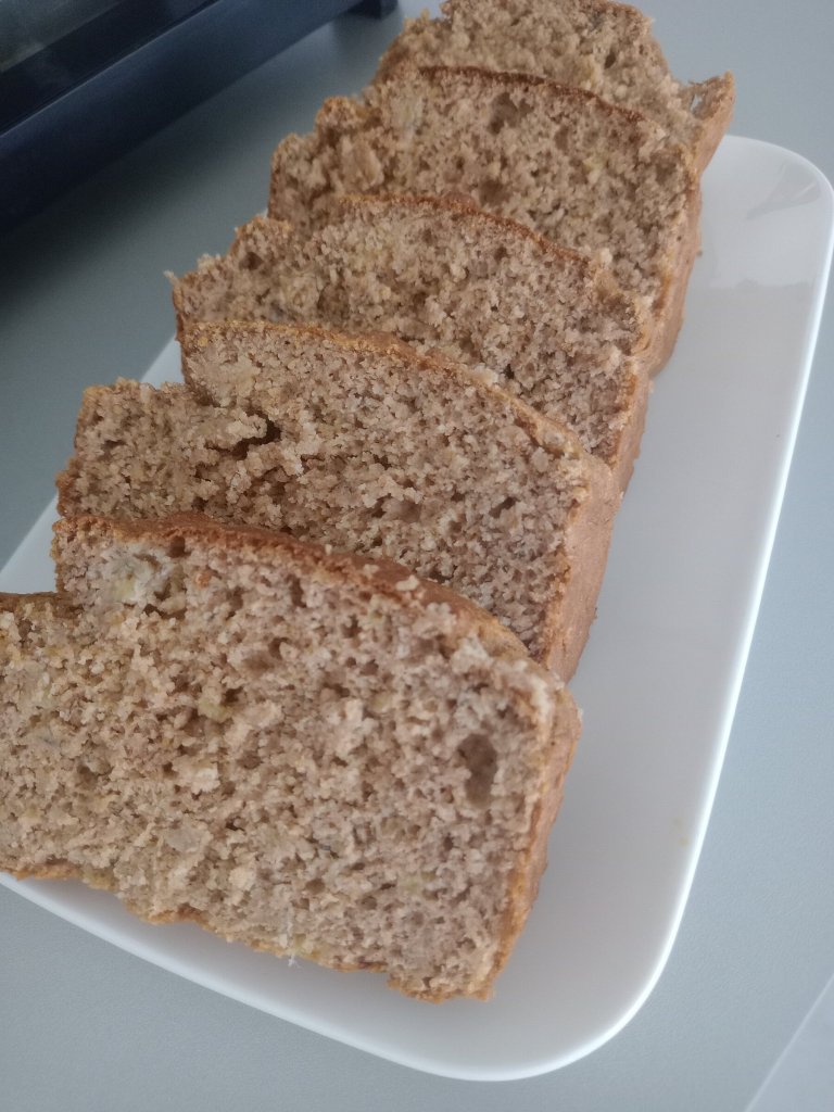 Gâteau à la banane, à la farine d'orge et à la poudre d'amande.