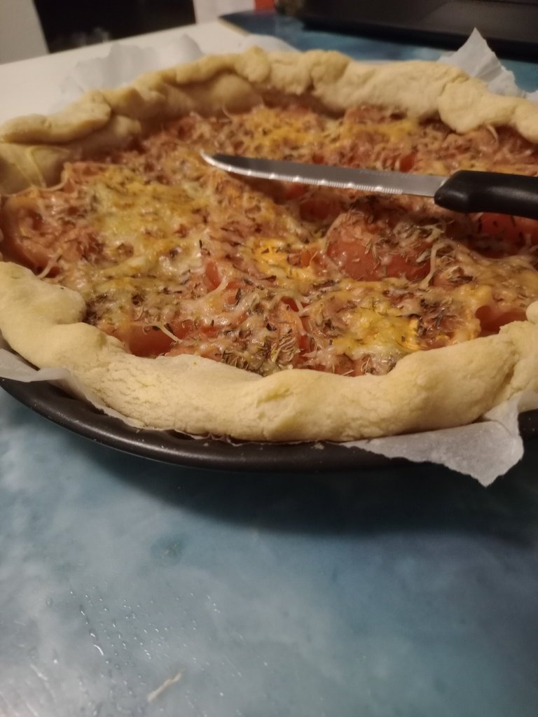 Tarte à la tomate et à la moutarde